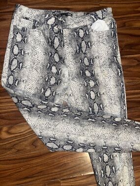 Fashion Nova Gray & White Snake Print Pants